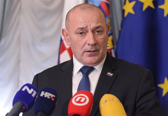 Vlada će ograničiti cijene goriva 